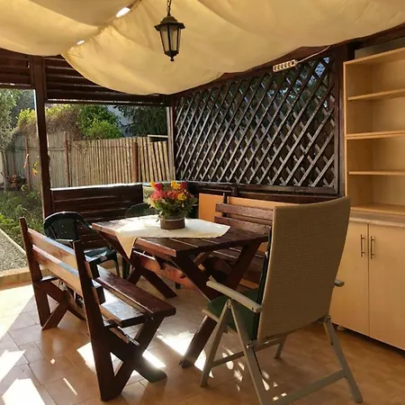 Nuti Guest house 3*
