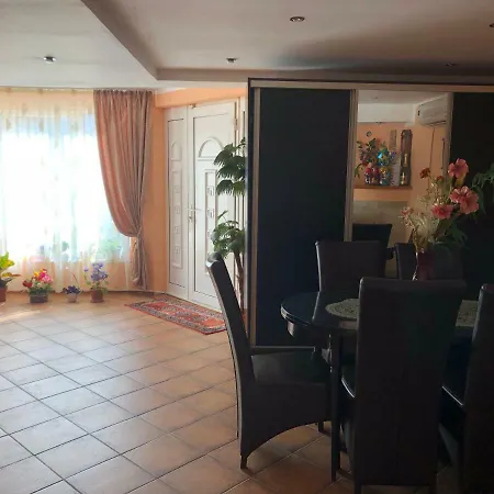 Nuti Guest house
