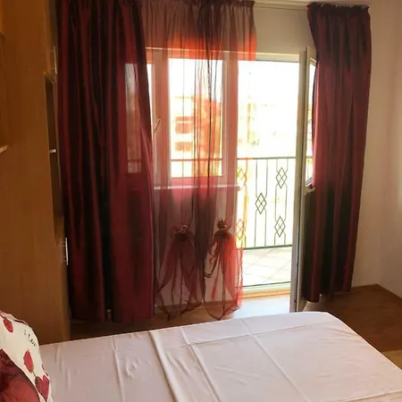 Vila Nuti *